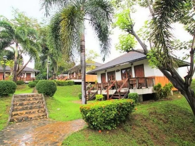 Rosthip Thani Resort(รสทิพย์ธานี รีสอร์ท)