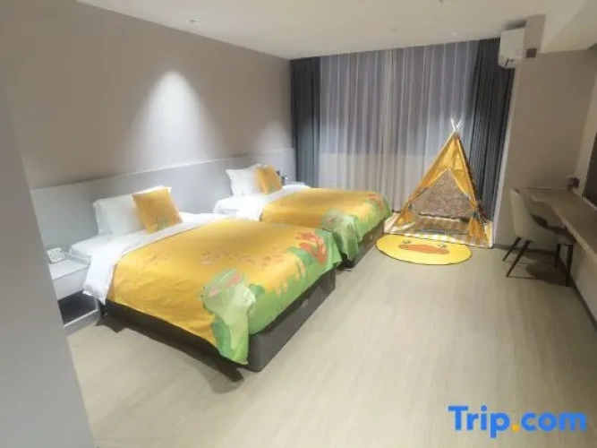Standard Twin Family room
