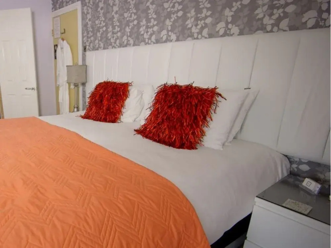 Kenley Hotel