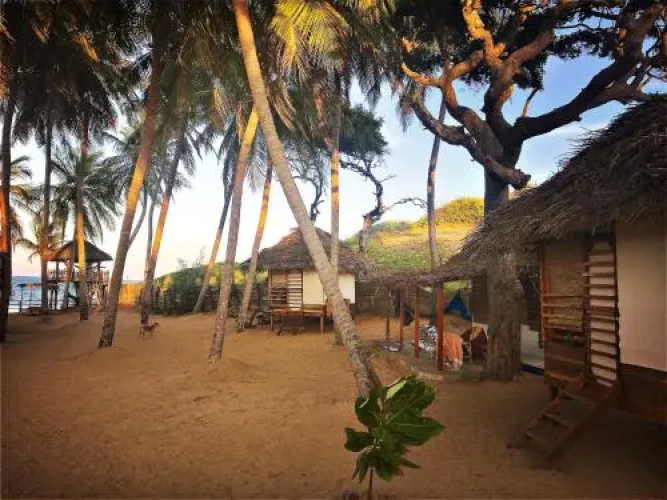 Upali Beach Surf Resort & Cafe