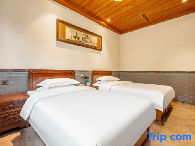 Twin Family Suite