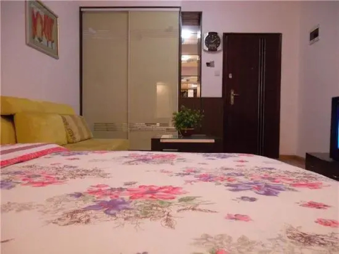 Kiss My Family Apartment