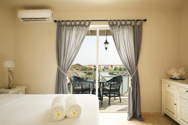 Ocean Breeze Boutique Hotel & Marina