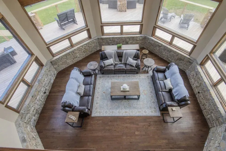 Crestview Estate By Heritage Cabin Rentals