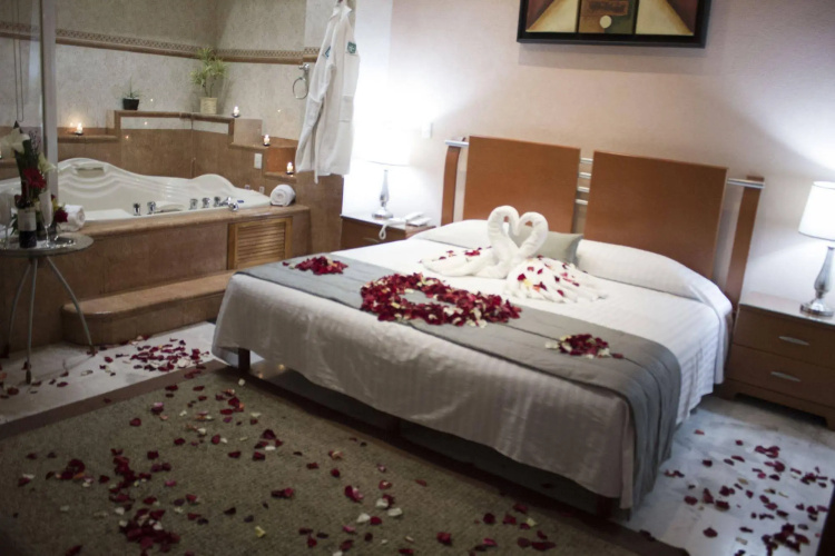 Estanza Hotel & Suites