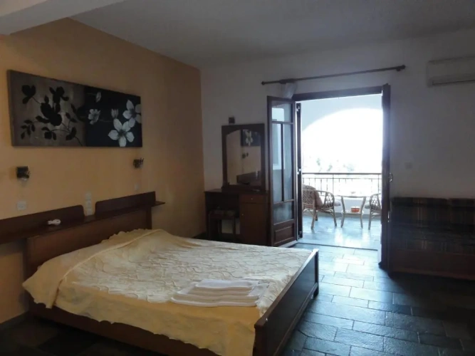 Studio with balcony and with view