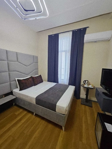 Standard Double room with city view