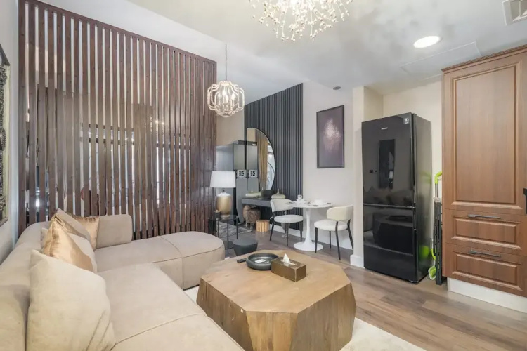 Extravagant Studio Stay for 2 in JVC