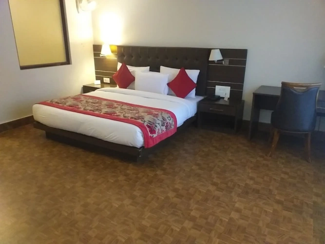 Deluxe Suite with balcony and with mountain view