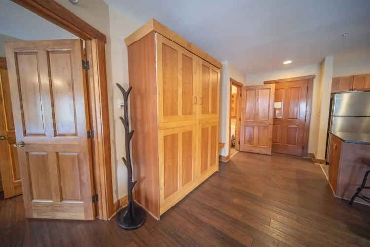 Red Hawk Lodge 2270