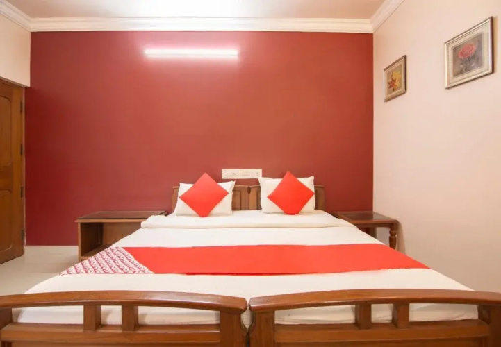 Eyrie Comforts BY OYO Rooms