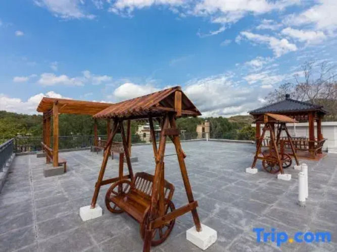 Shanyuan Xiaoshe B&B