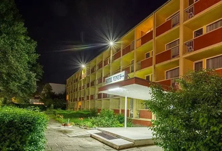 VENUS cm