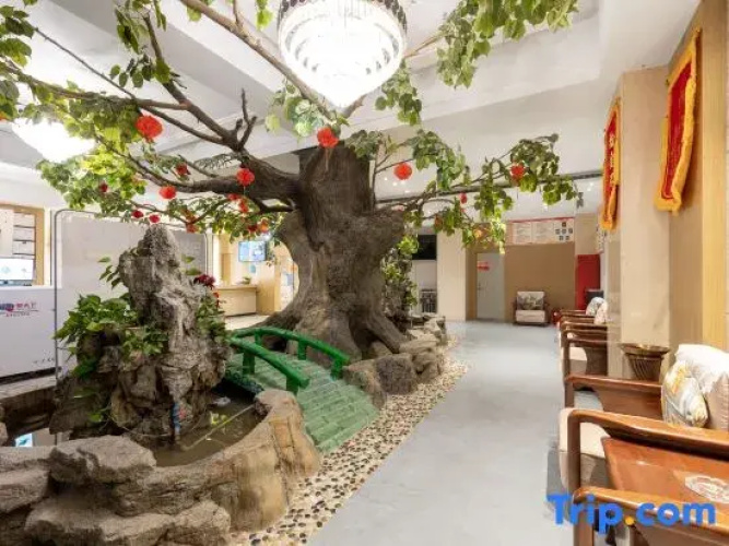 Bachu Huijin Hotel