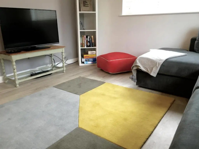 Apartment 61