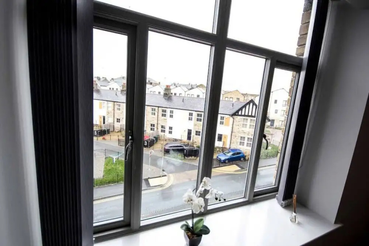 Stayzo Self Catering Accommodation 3 -bradford UK