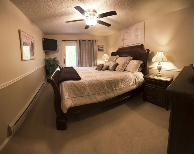Black Bear Manor