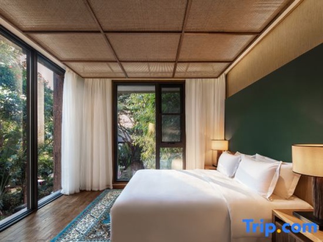 Standard Double room with courtyard view