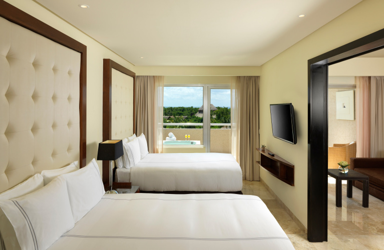 2 bedrooms Master Suite