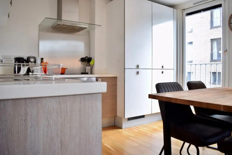 1 Bedroom Modern Flat in Central Edinburgh