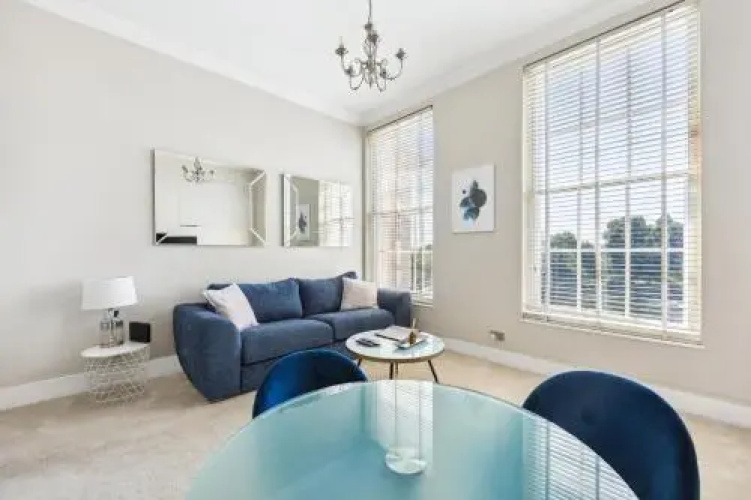 Richmond Riverside Apartment