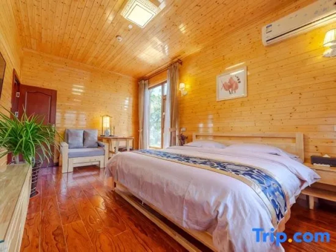 2 Bedrooms Suite with garden view