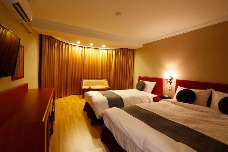 Anmyeondo Plaza Hotel
