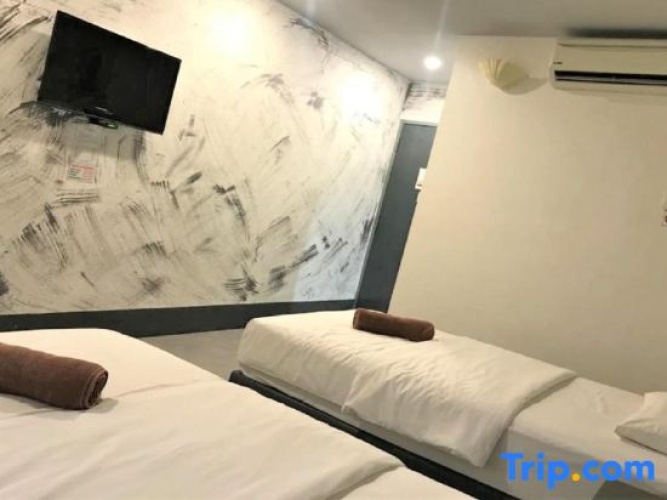 Deluxe Twin room with city view