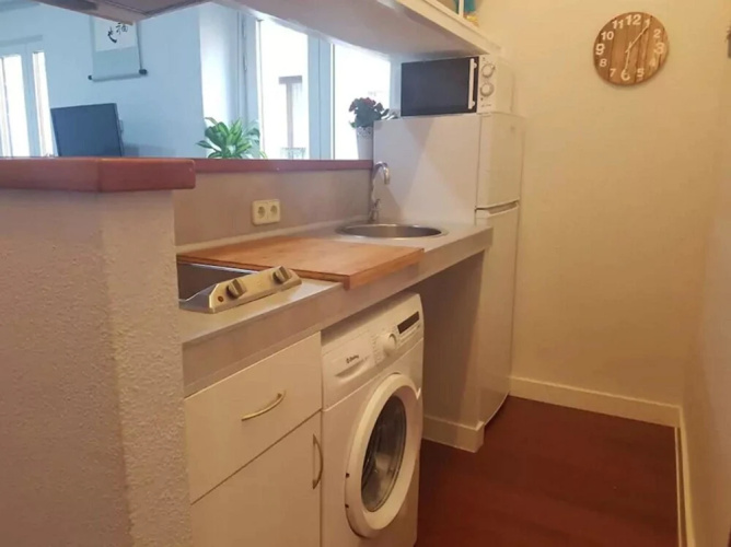 Studio in Madrid, With Wonderful City View, Balcony and Wifi