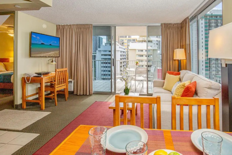 Beautiful Ocean View, 1 Block to the Beach, Split AC