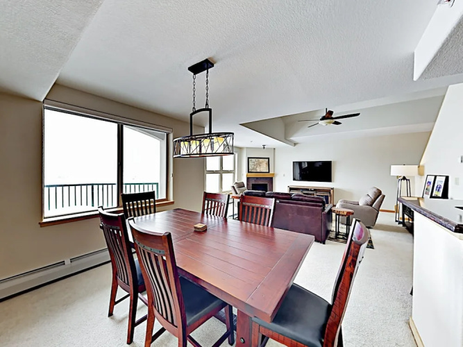 Lakepoint #708 - 3 Br Condo