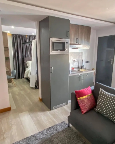 Leadwort Hotels