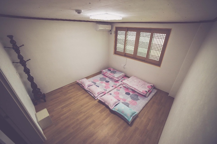 2 Bedrooms Cottage