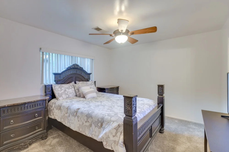 Convenient Bakersfield Townhome With Patio!