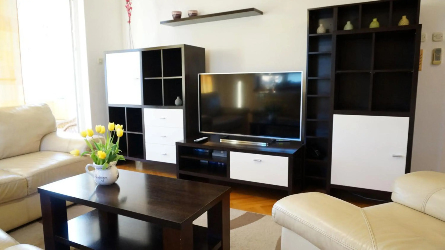 Apartment Ema