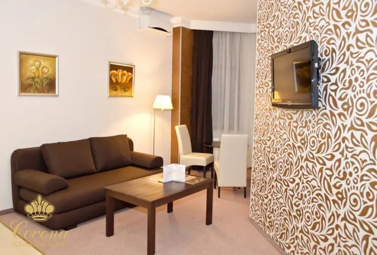 Corona Hotel & Apartments