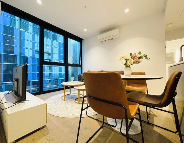 3 Bedrooms Apartment