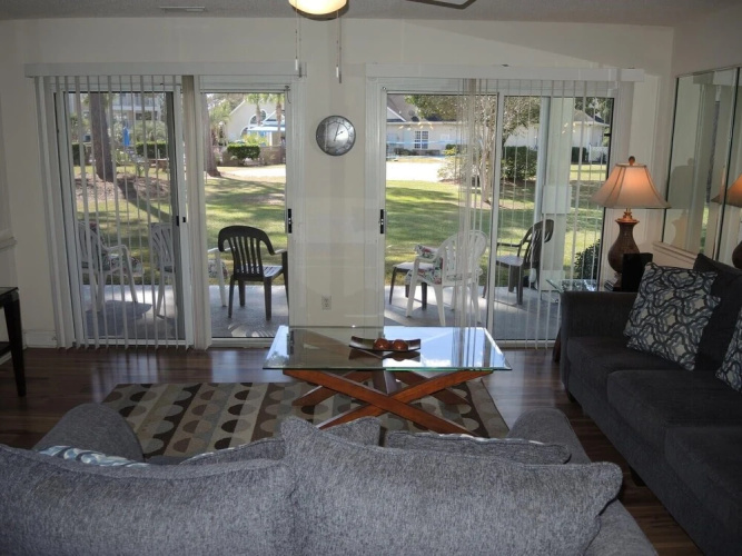 1202m 1 Bedroom Condo by RedAwning