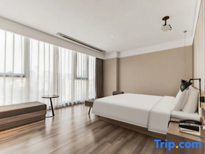 Standard Double room with city view