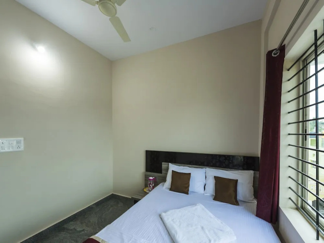 OYO 9544 Hotel Crown Residency