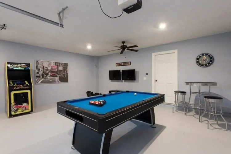 Fantastic 3 bed home with a pool