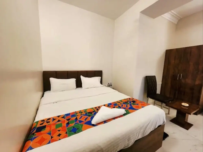 Deluxe Double room with city view
