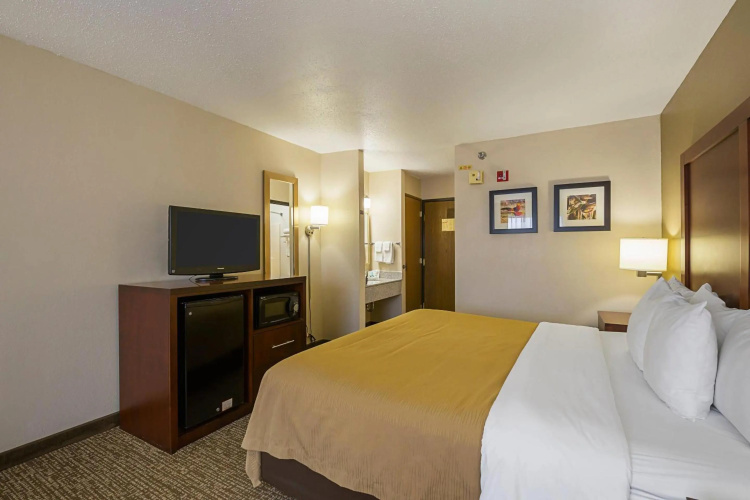 Quality Inn Waverly