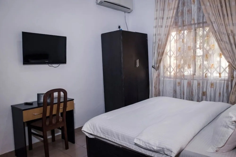 Bristlecone Suites & Apartment
