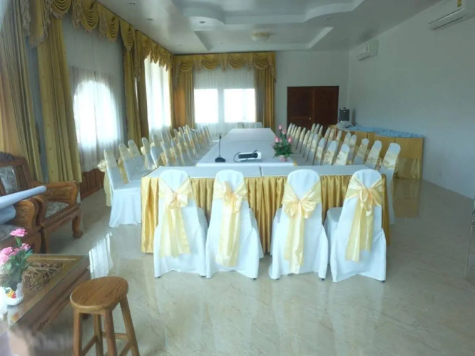 Naya Park View Hotel