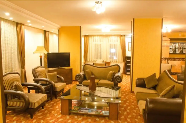 Kircuval Hotel