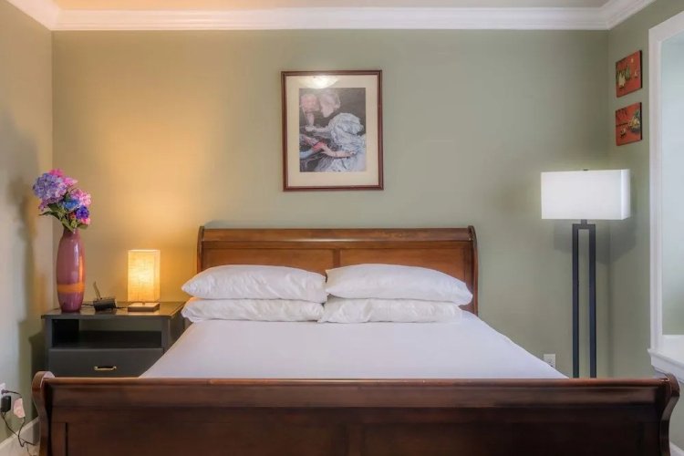 Vancouver Yuelai Guesthouse