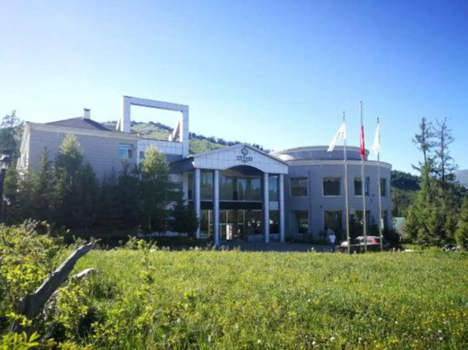 The Four Seasons Amusement Hotel Kanas