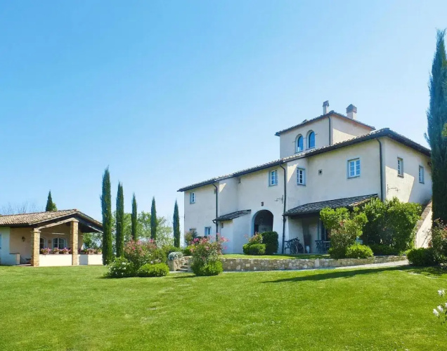 Apartment in Tuscany With Golf Course