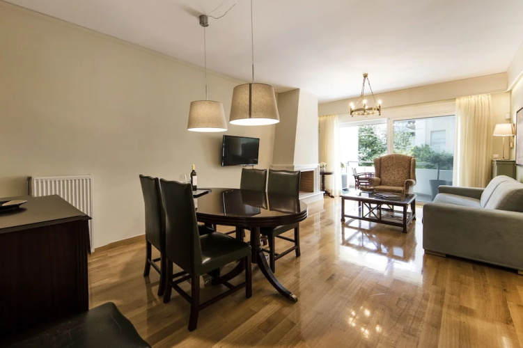 New renovated apt 2' to Acropolis museum